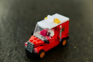 Wartość starych klocków LEGO - Kompletny przewodnik po wycenie i handlu - ilustracja artykulu